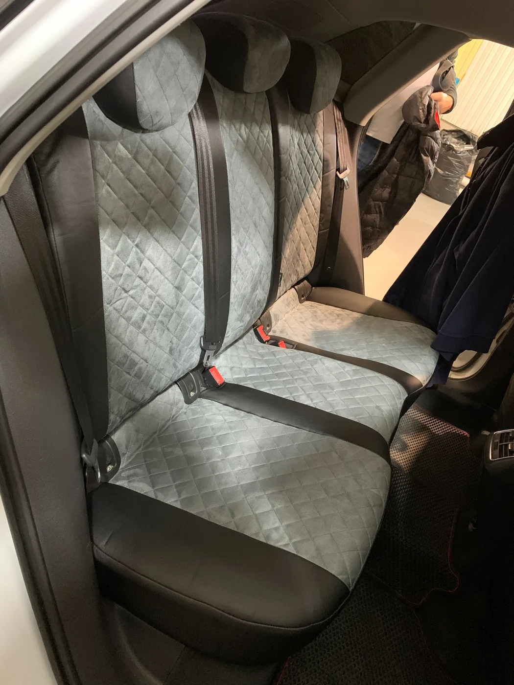 Чехлы на Audi Q3 — установка в Энгельсе