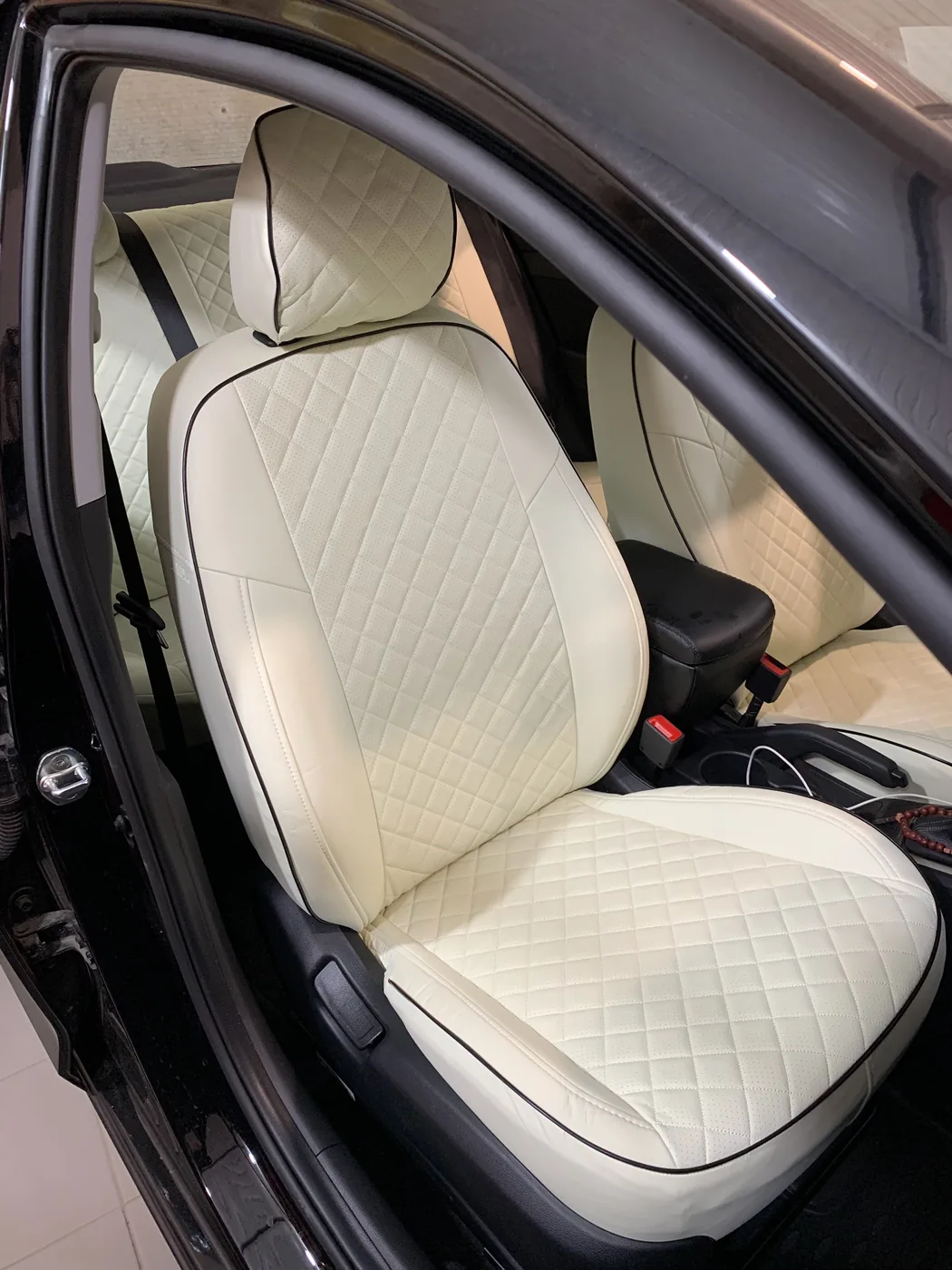 Чехлы на Hyundai Solaris — установка в Энгельсе