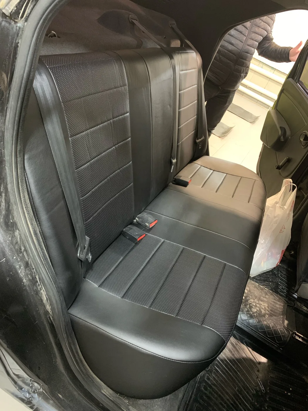 Чехлы на Renault Logan — установка в Энгельсе