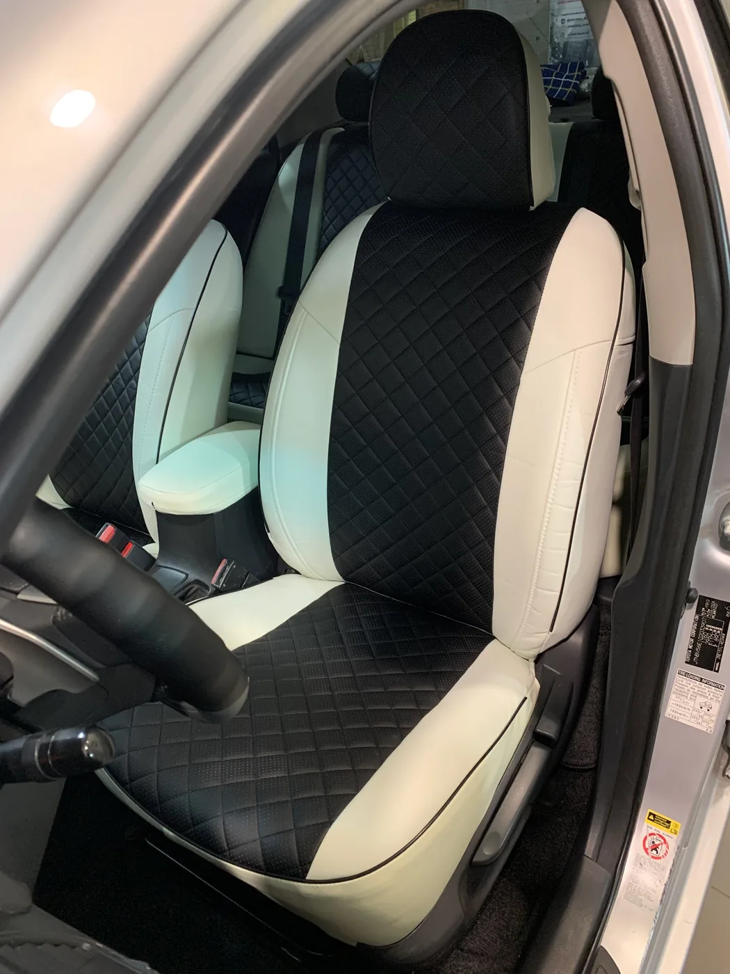 Чехлы на Toyota Corolla — установка в Энгельсе