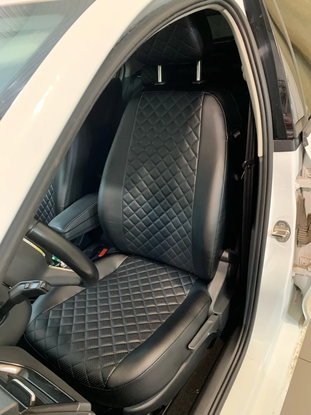 Чехлы на Volkswagen Polo — установка в Энгельсе