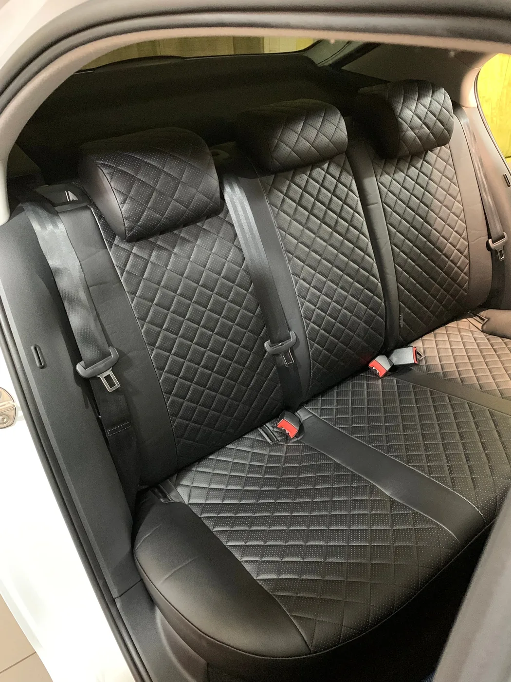 Чехлы на Volkswagen Polo — установка в Энгельсе