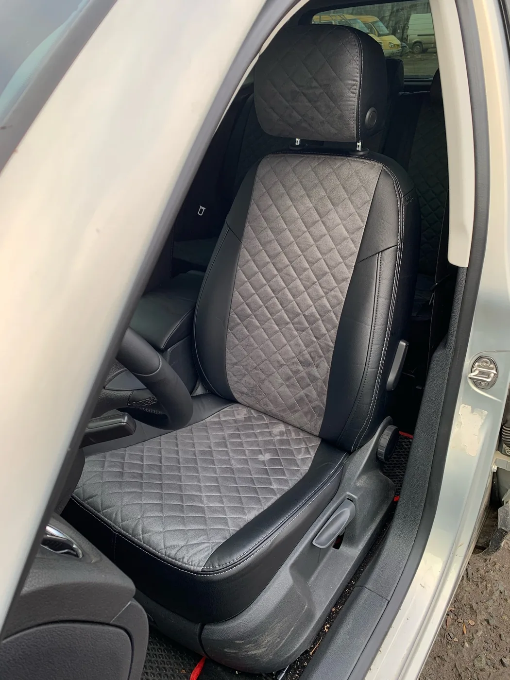 Чехлы на Volkswagen Tiguan — установка в Энгельсе
