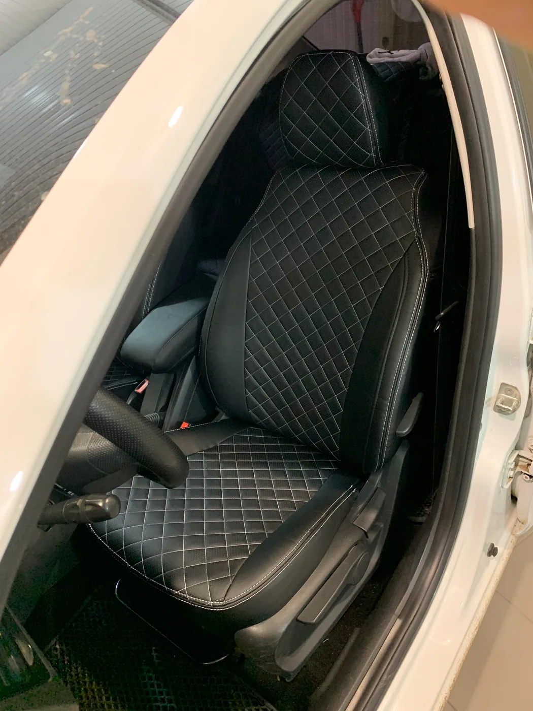 Установка авточехлов в Энгельсе — работа мастера